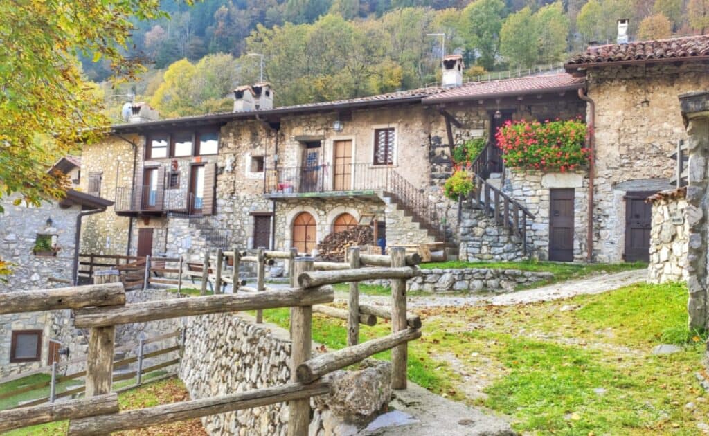 borgo cacciamali ardesio passeggiata da cerete 1024x630