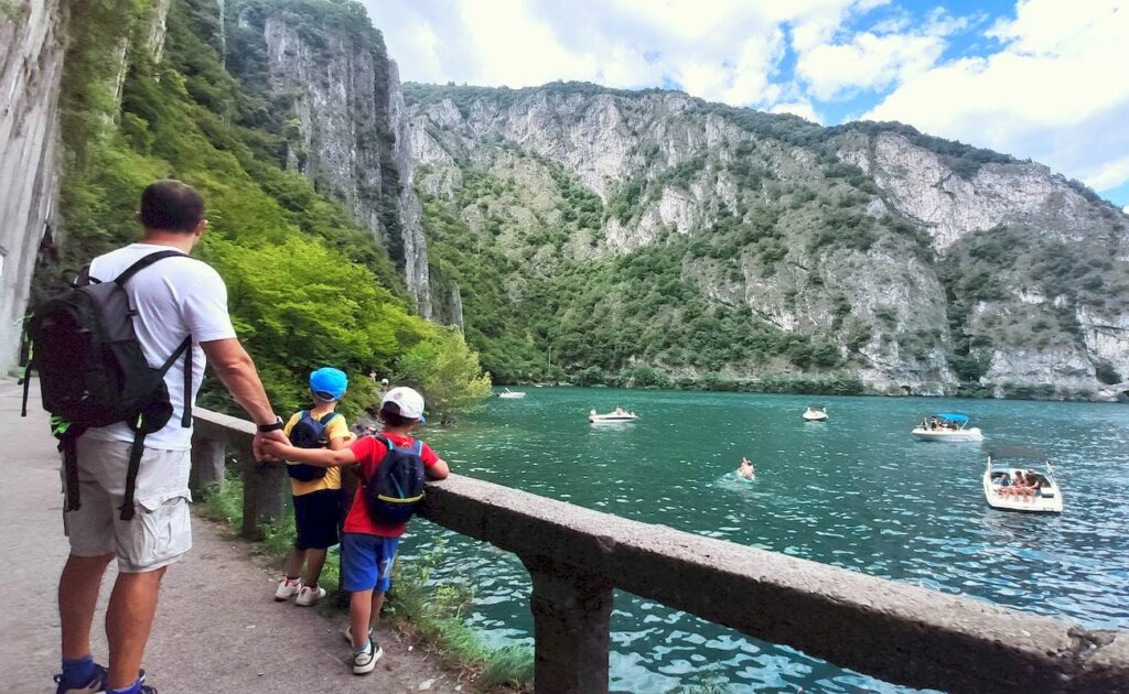 lago iseo bambini baia bogn