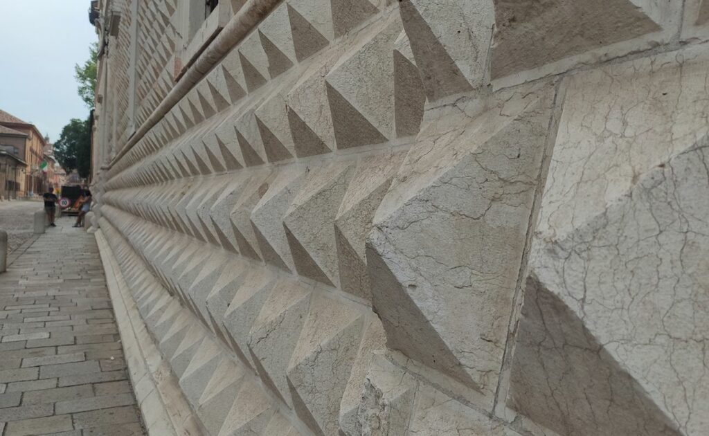 ferrara con bambini palazzo diamanti